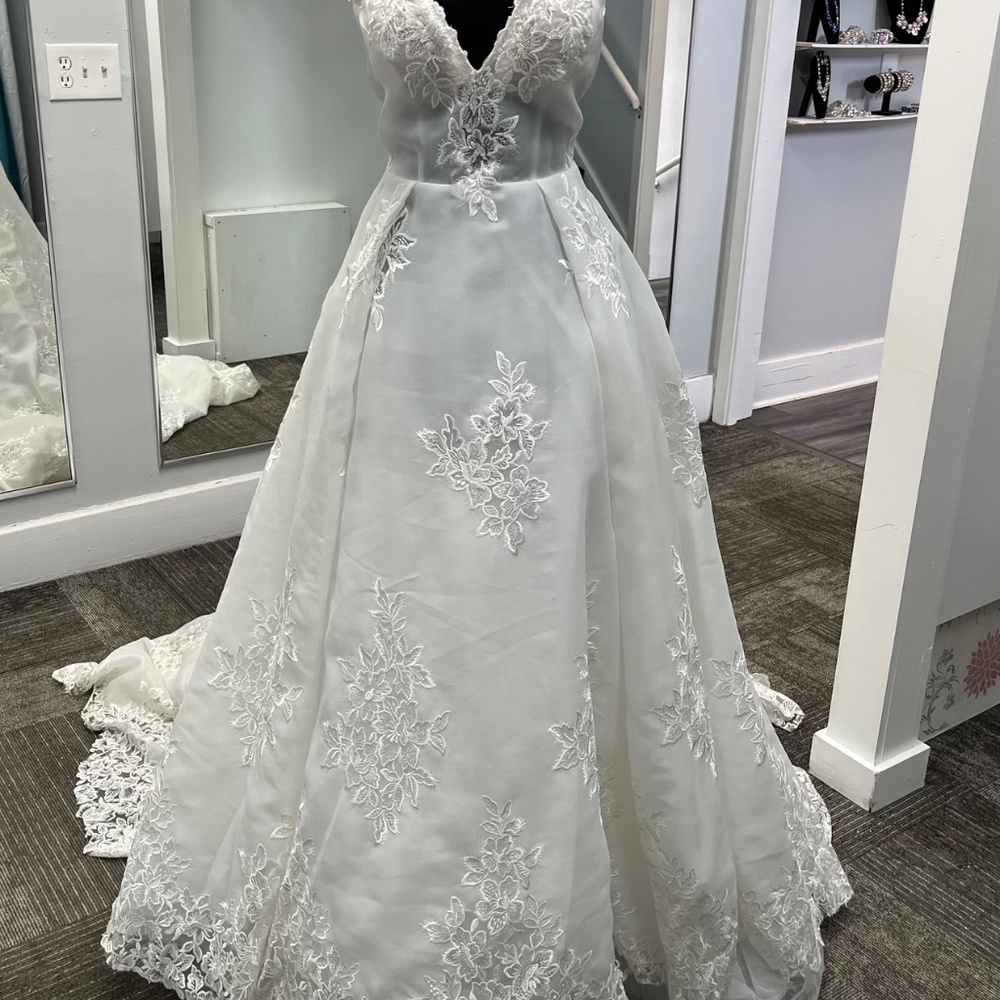 Dress - Picture 11 of 11